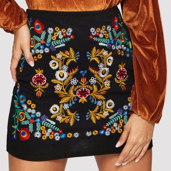 Dresses & Skirts - Boho floral embroidered high rise mini skirt black